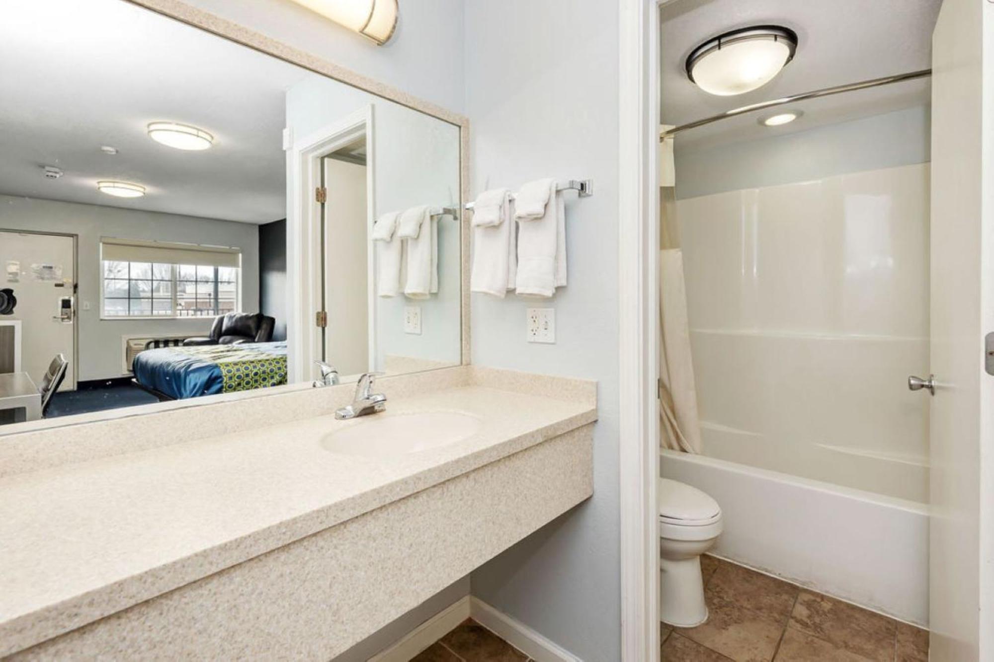 Grove City Travel Inn South Columbus Bagian luar foto